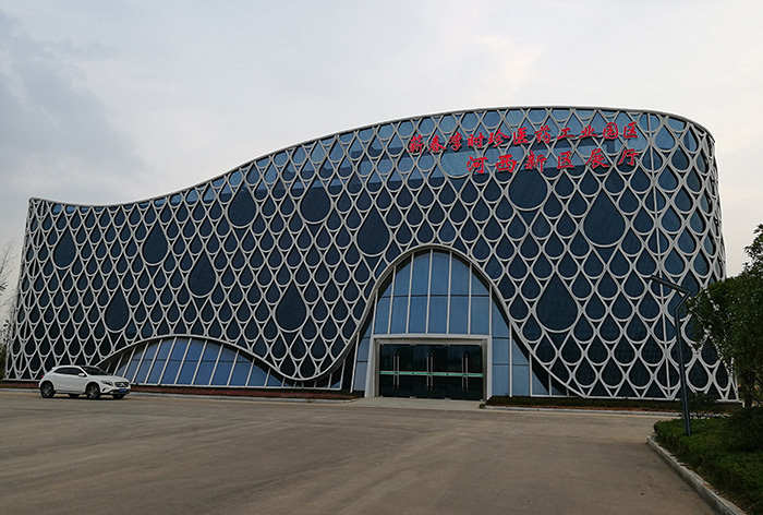 蘄春李時(shí)珍醫(yī)藥工業(yè)園智慧展廳鋼結(jié)構(gòu)、幕墻工程